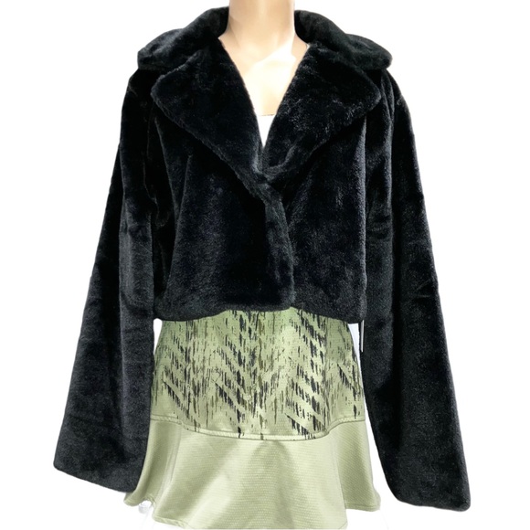 Love Poem By Block Black Faux Fur Cropped Cozy Fuzzy Teddy Bomber Jacket L NWT - Picture 2 of 11